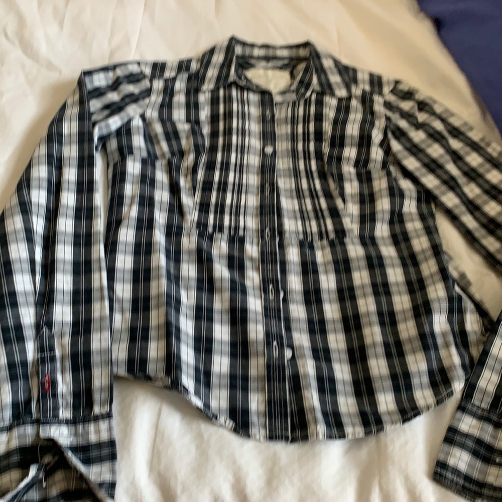Long sleeve pleated shirt!